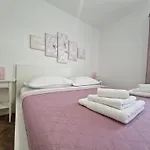 Apartament Lana